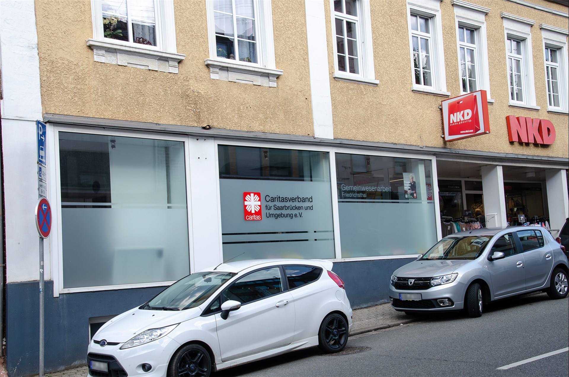 Ein Bild von einem Gebäude